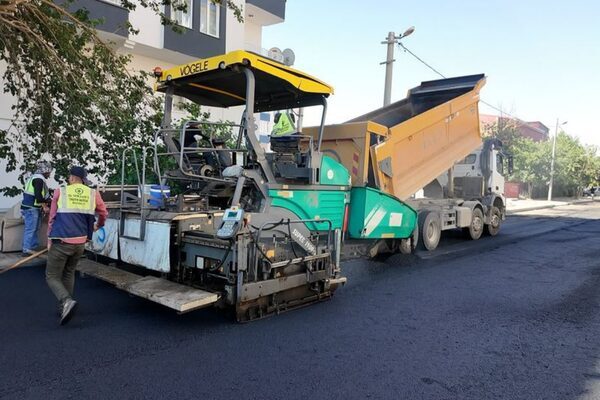 Diyarbakır Büyükşehir Belediyesi, Bağlar ilçesine bağlı Bağcılar Mahallesi’nde yürüttüğü yol
