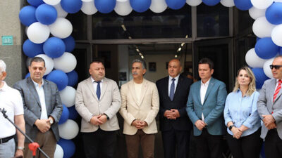 Gemlik Belediye Başkanı Şükrü Deviren, açılış programında yaptığı konuşmada, mazeret