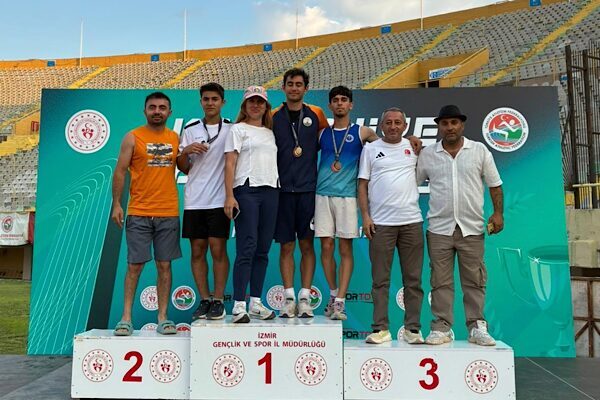 Gemlik Belediyespor’un genç sporcusu Bedirhan Gümüş, İzmir’de gerçekleştirilen U18 Türkiye