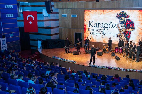 Ankara Büyükşehir Belediyesi, Geleneksel Türk Tiyatrosu’nun önemli unsurlarından Karagöz ve