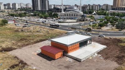 Diyarbakır Kayapınar Belediyesi Eş Başkanları Berivan Gülşen Sincar ve Cengiz