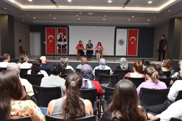Antalya Kepez Belediyesi tarafından kadınların psikolojik, sosyal ve hukuki açıdan