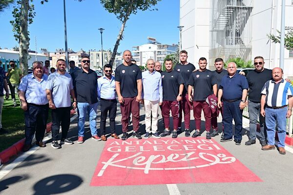 Kepez Belediyesi güreşçileri, 665. Tarihi Kırkpınar Yağlı Güreşleri öncesinde düzenlenen