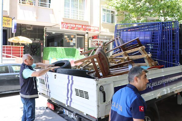 Maltepe Belediyesi Zabıta Müdürlüğü ekipleri, ilçe genelinde işgal kaldırma çalışmaları