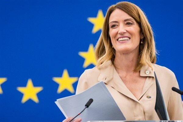 Avrupa Parlamentosu Başkanı Roberta Metsola, Portekizli itfaiyecilerin Venezuela’daki deprem bölgelerine