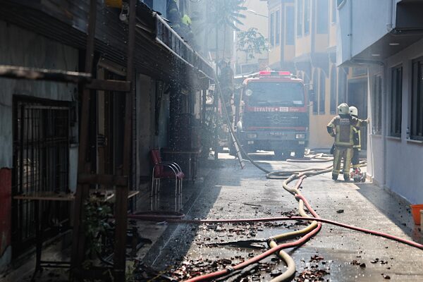 Bursa Büyükşehir Belediyesi İtfaiye Dairesi Başkanlığı ekipleri, sabah saatlerinde gelen