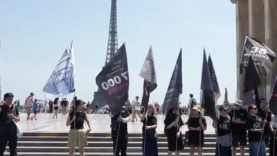 CCTV haberine göre; Paris’te yüzlerce kişi, Dünya Yankıları (Echoes of