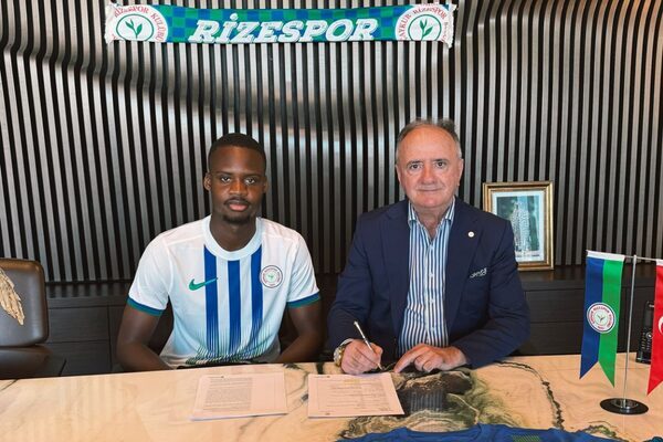 Çaykur Rizespor, Siaka Bakayoko ile 3 yıllık anlaşma imzaladı. Fransa
