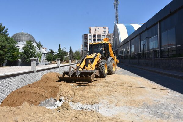 Siirt Belediyesi, kent genelinde ulaşım altyapısını güçlendirmeye yönelik çalışmalarına kapsamında