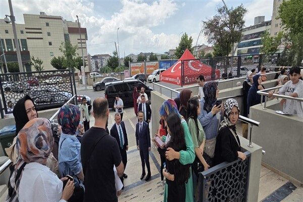 Kocaeli Valisi İlhami Aktaş ile Kocaeli Büyükşehir Belediye Başkanı Tahir