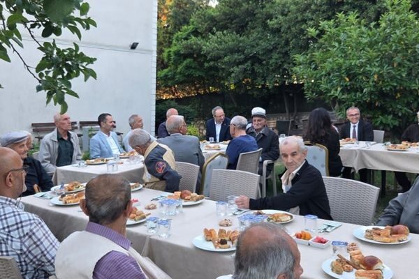 Kocaeli Valisi İlhami Aktaş, Babalar Günü dolayısıyla Büyükşehir Belediyesi Tavşancıl