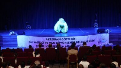 Van Büyükşehir Belediyesi tarafından kültür ve sanat etkinlikleri kapsamında düzenlenen
