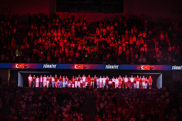 Vodafone, Türkiye-Belçika maçında 5G hologram teknolojisiyle oluşturulan “Vodafone 5G Türkiye