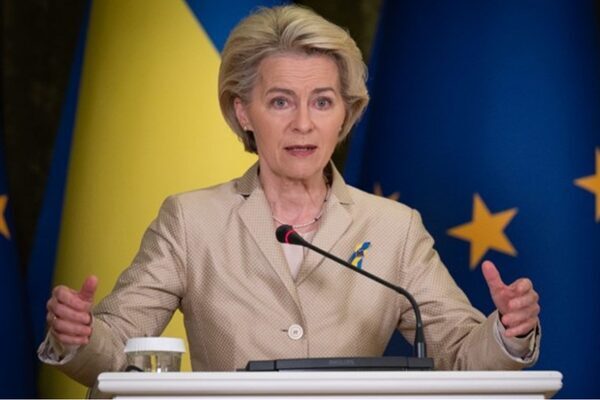 Avrupa Komisyonu Başkanı Ursula von der Leyen, İspanya’nın Valencia bölgesinde
