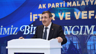 Cumhurbaşkanı Yardımcısı Cevdet Yılmaz, sorunların çözümünde diplomasi ve diyaloğun önemine
