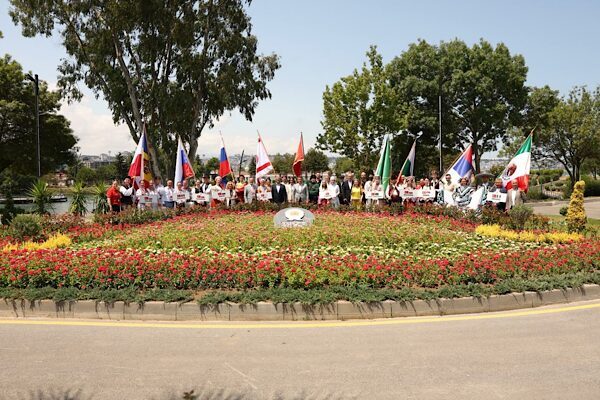 36. Uluslararası Samsun Halk Oyunları Festivali kapsamında Samsun’a gelen 12