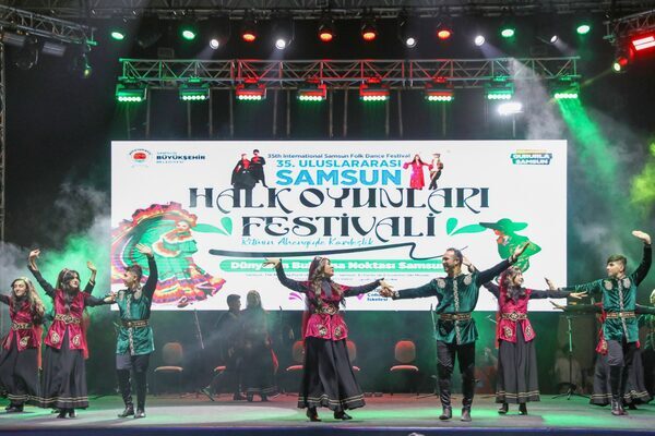 Samsun Büyükşehir Belediyesi tarafından “12 Ülke, Tek Ritim” sloganıyla düzenlenen