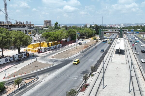 Antalya Büyükşehir Belediyesi, kent içi ulaşımda yaşanan yoğunluğu azaltmak ve