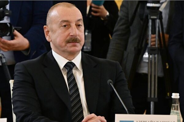 Azerbaycan Cumhurbaşkanı Aliyev, Kırgızistan’daki devlet ziyareti kapsamında Çolpon-Ata kentinde resmi