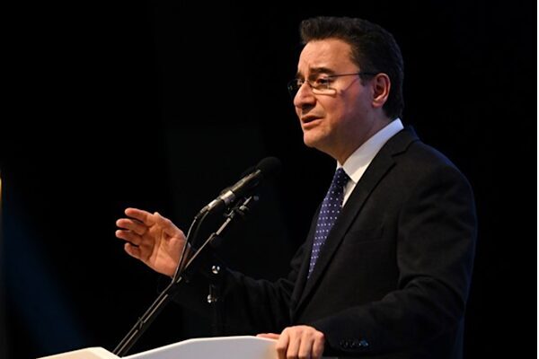 DEVA Partisi Genel Başkanı Babacan, beraberindeki heyetle KKTC Cumhuriyet Meclisi