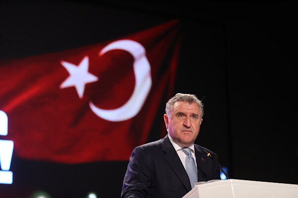 Gençlik ve Spor Bakanı Osman Aşkın Bak, Irak Başbakanı Ali
