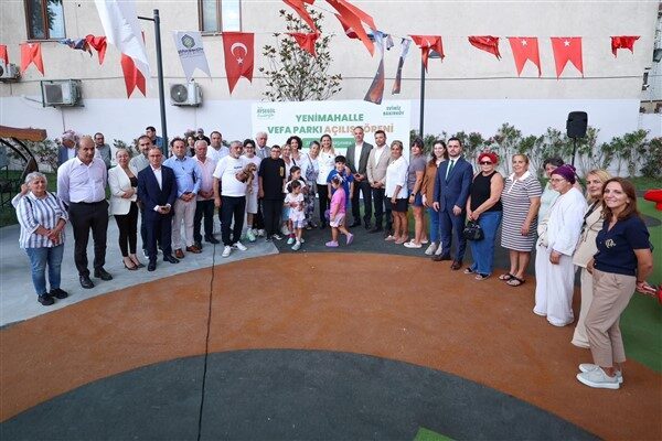 Bakırköy Belediyesi tarafından yenilenen Yenimahalle Vefa Parkı düzenlenen törenle hizmete