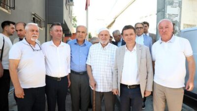 Bursa Osmangazi Belediye Başkanı Erkan Aydın, mahalle buluşmaları kapsamında Gülbahçe