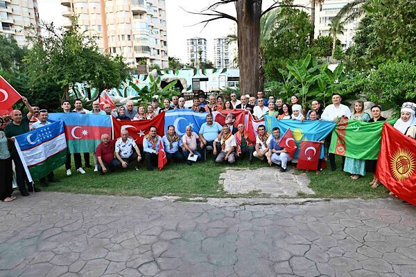 Antalya Muratpaşa Belediye Başkanı Ümit Uysal’a, Yörük-Türkmen kültürünün yaşatılması ve
