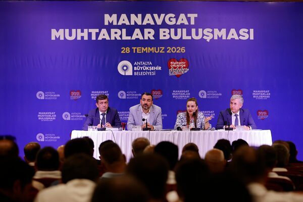 Antalya Büyükşehir Belediyesi Başkan Vekili Büşra Özdemir, Manavgat’ta muhtarlarla bir