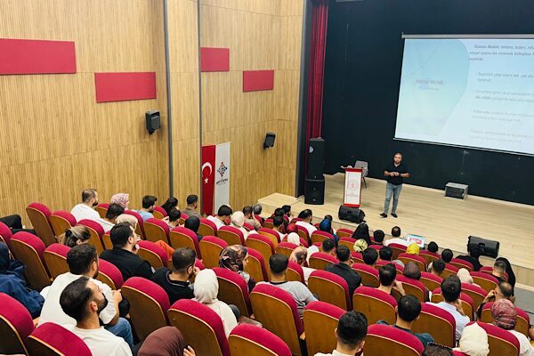 Batman Valiliği koordinasyonunda yürütülen “Bağımlılıkla Mücadelede Aile ve Toplum Temelli