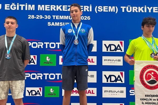 Bursa Büyükşehir Belediyespor Kulübü sporcuları, Samsun’da düzenlenen Sporcu Eğitim Merkezleri