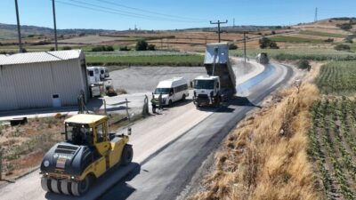 Bursa Büyükşehir Belediyesi, 17 ilçede sürdürdüğü yol yenileme çalışmaları kapsamında