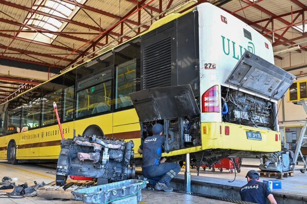 Bursa Büyükşehir Belediyesi iştiraki BURULAŞ, toplu taşıma filosundaki araçların bakım