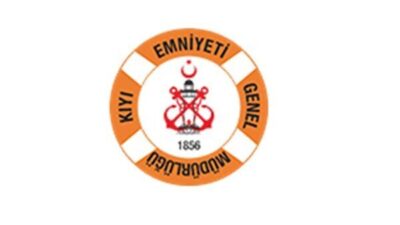 Çanakkale Boğazı’nda makine arızası nedeniyle karaya oturan dökme yük gemisi