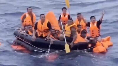 Güney Çin Denizi’ndeki Nansha Adaları’nda bulunan Yongshu Resifi yakınlarında dün