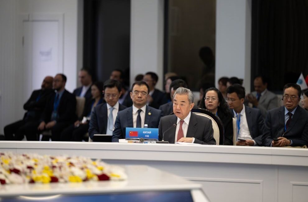 Çin Dışişleri Bakanı Wang Yi, dün Kırgızistan’ın Çolpon-Ata kentinde düzenlenen