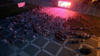 Çorlu Belediyesi’nin düzenlediği Açık Hava Sinema Günleri kapsamında İsmet Arıdıcı