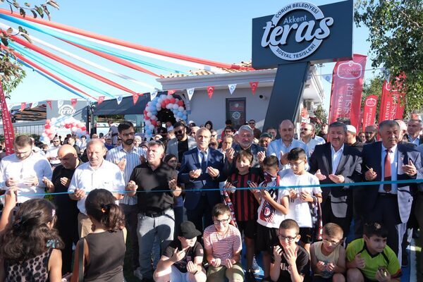 Çorum Belediyesi’nin Akkent Mahallesi’nde hayata geçirdiği Akkent Teras Kafe Sosyal Tesisleri,