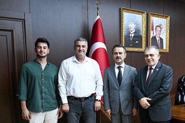 Darıca Abdi İpekçi Mahalle Muhtarı Erol Demirtaş ve Kazım Karabekir