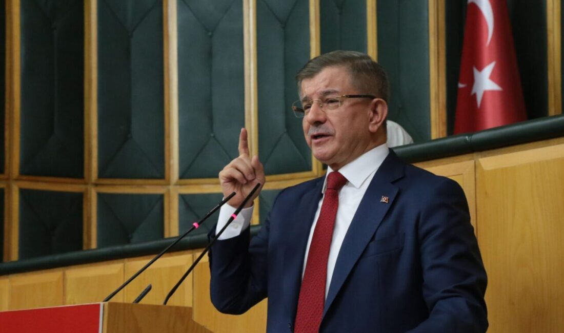 Gelecek Partisi Genel Başkanı Ahmet Davutoğlu, Betül Üstün’ü son yolculuğuna