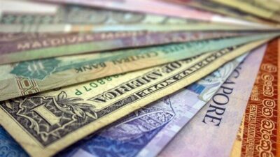 Döviz piyasalarında euro ve İngiliz sterlini ABD doları karşısında sınırlı