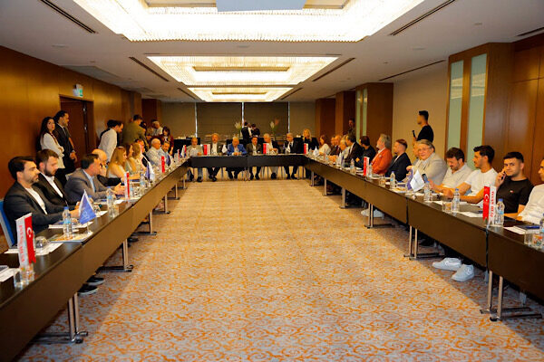 Kayseri’de, Türkiye’de İş Dünyası Dergisi tarafından organize edilen “Ekonomiye Yön