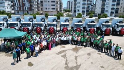 Erdemli Belediyesi araç filosuna 10 adet yeni damperli kamyon kazandırdı.
