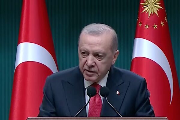 Cumhurbaşkanı Erdoğan’ın konuşmasında satır başları şu şekilde: “Bütün kurumlarımızla, bütün