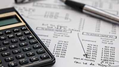 Analizde, ons altının yaklaşık yüzde 1 değer kaybederek 4.030 dolar