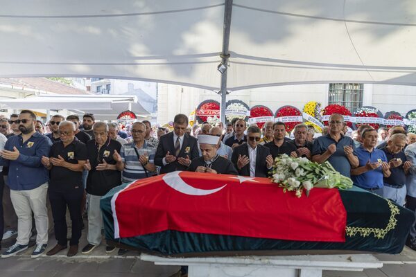 Türk ve İzmir basınının isimlerinden, Gözlem gazetesinin kurucusu ve imtiyaz