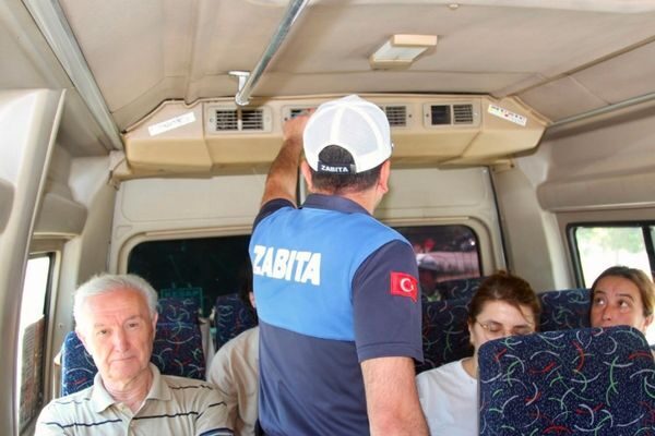 Belediyeden yapılan açıklamaya göre, Zabıta Müdürlüğü Trafik Birimi ekipleri ile