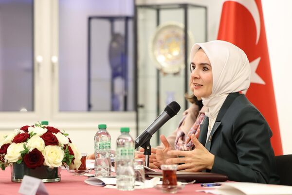 Aile ve Sosyal Hizmetler Bakanı Mahinur Özdemir Göktaş, Sultanbeyli Belediyesinin