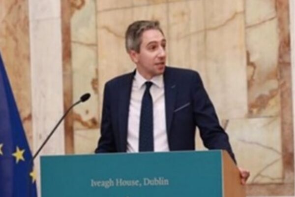 İrlanda Başbakan Yardımcısı Simon Harris, All-Ireland Şampiyonası’nda zafere ulaşan Mayo