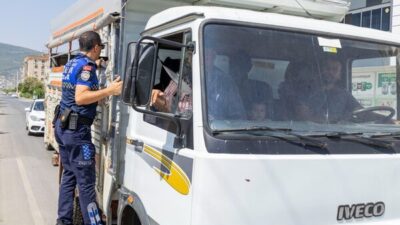 İzmir Büyükşehir Belediyesi Zabıta Dairesi Başkanlığı ile emniyet ekipleri, yaz